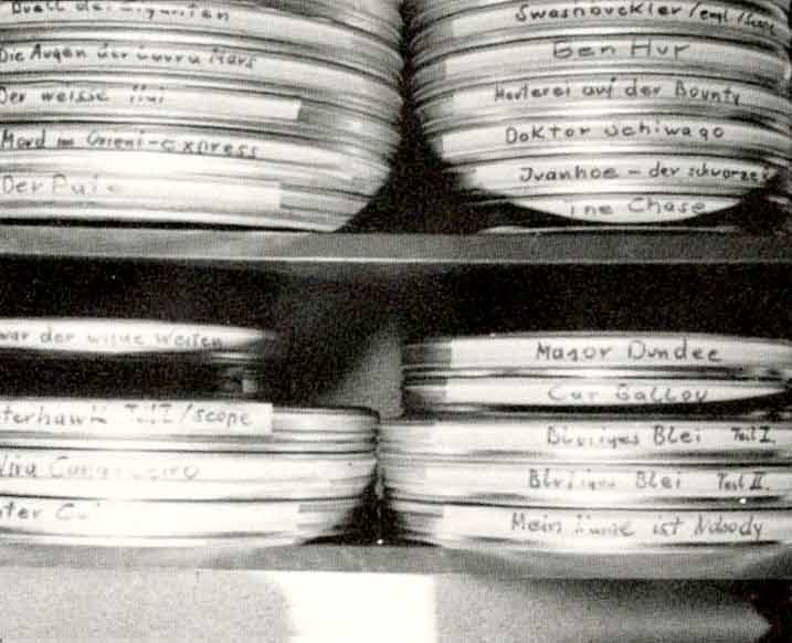 Super-8-Filme in Weissblechdosen