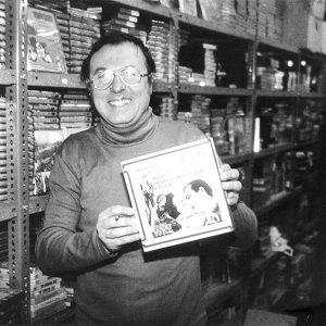 Firmeninhaber Ing. Paul Schmidt in seinem Filmlager